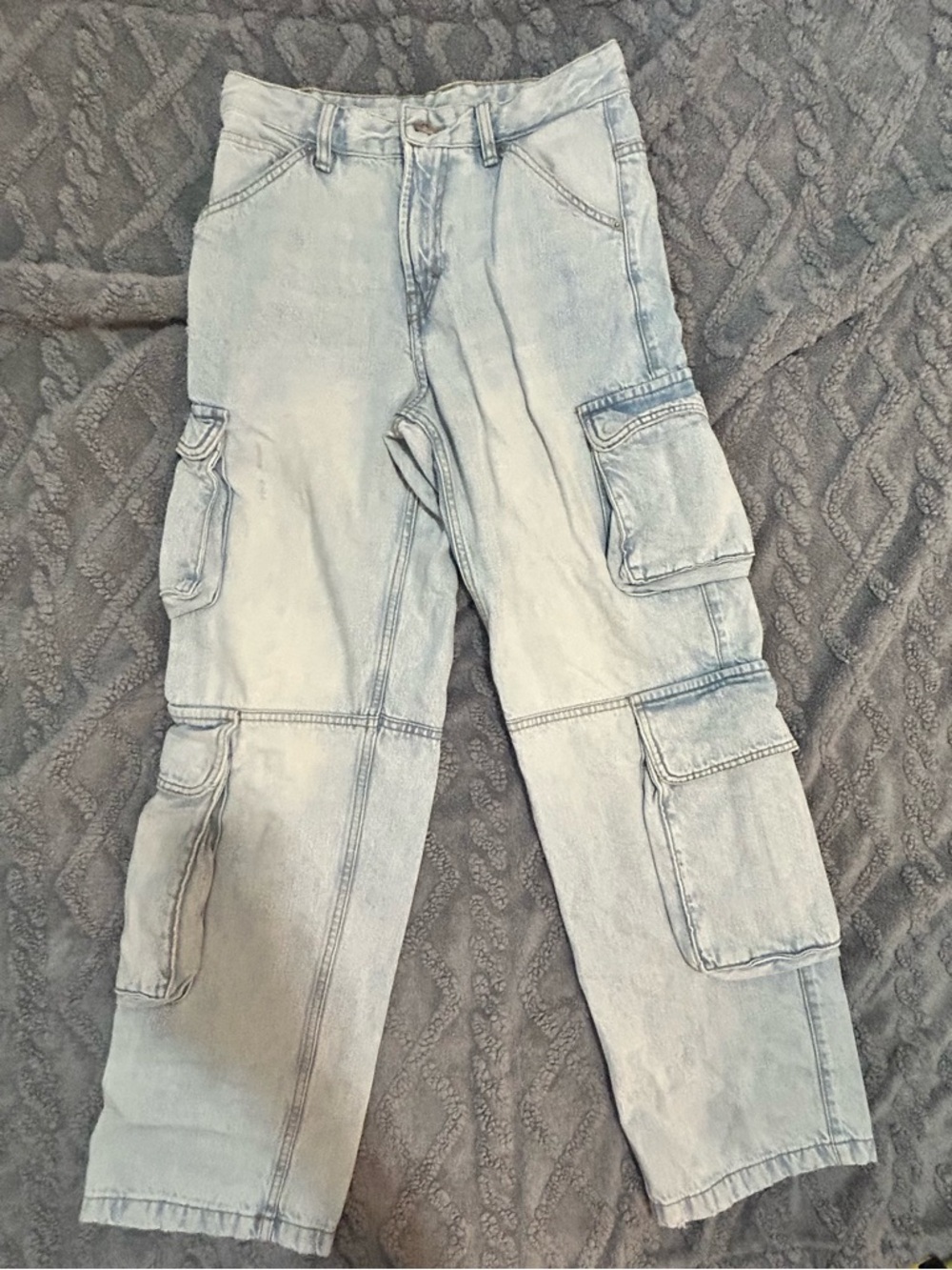 Light Wash Women’s Cargo Jeans - Casual Utility Style